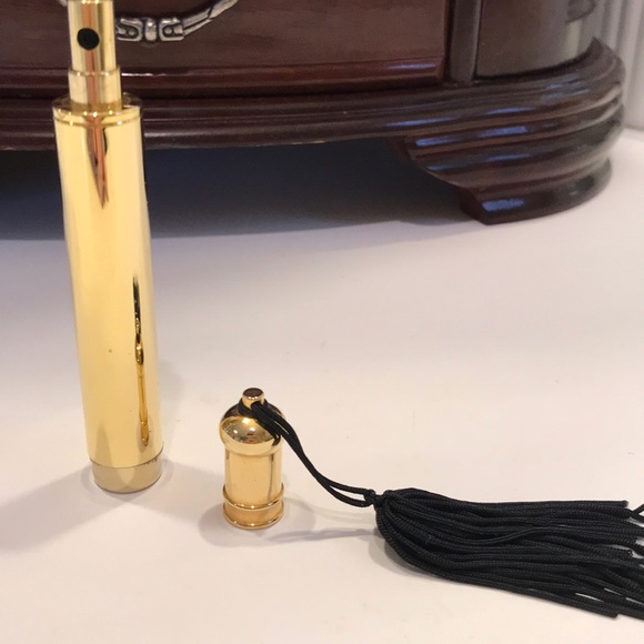 Saks Fifth Avenue Jewelry - 🛍Saks Fifth Avenue Refillable Atomizer